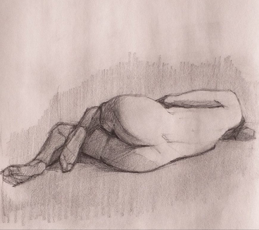 Dibujo desnudo mujer grafito